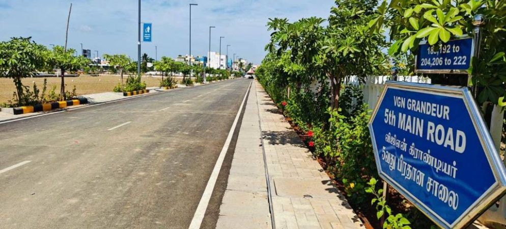 grandeur internal roads footpaths