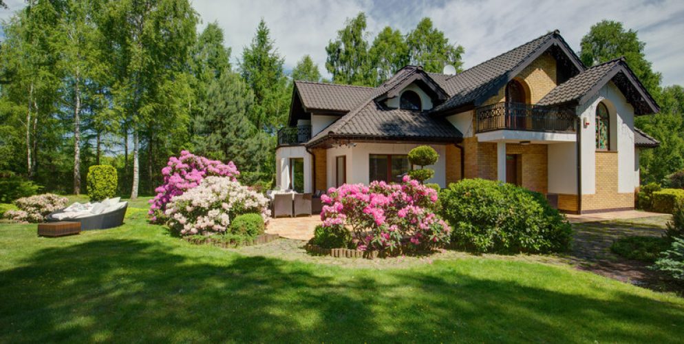 Exterior of detached house with beauty garden