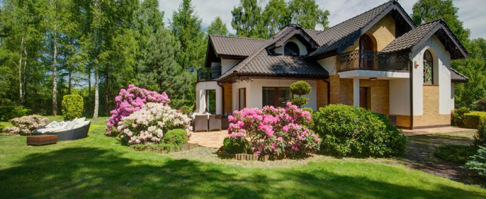 Exterior of detached house with beauty garden