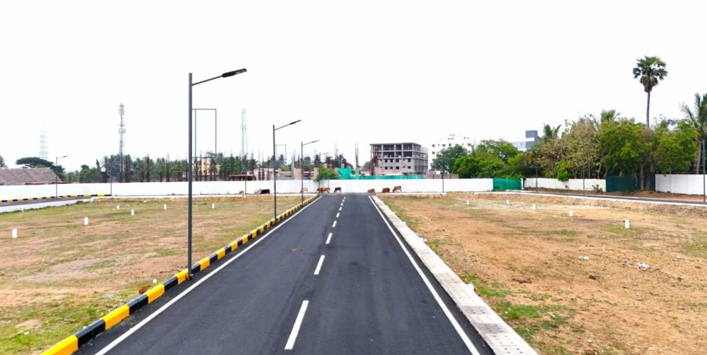 royal-c-internal-roads-footpaths-178914899