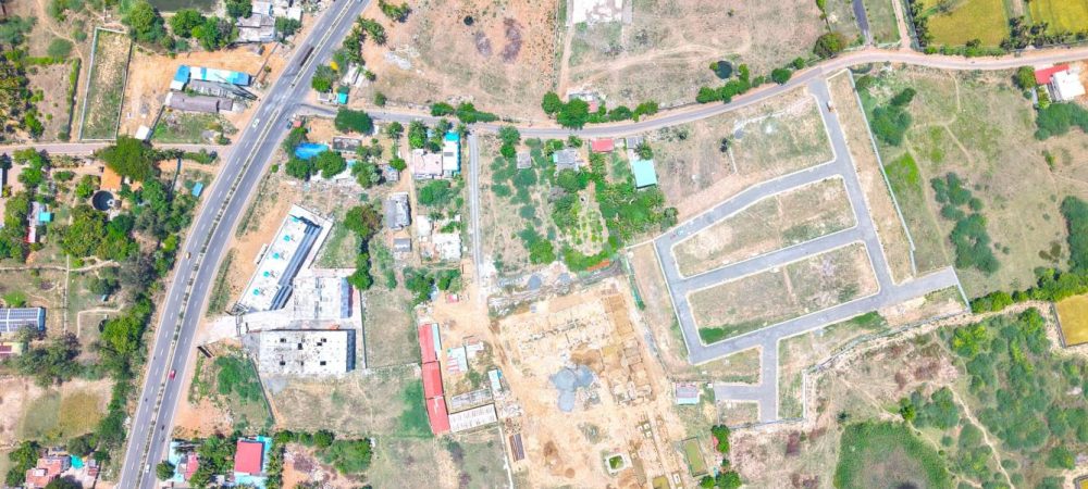 royal-c-plot-178910965