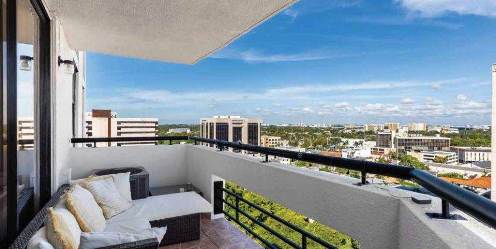 the edge balcony
