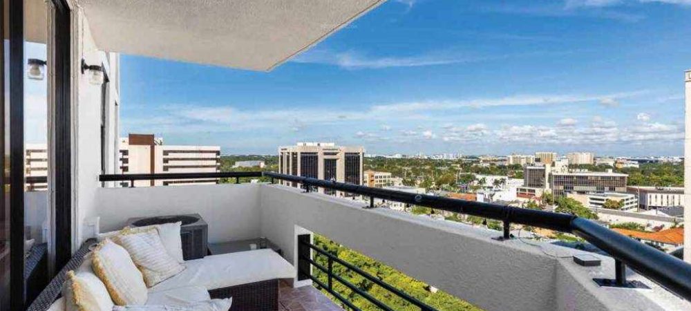 the edge balcony